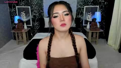 Bella online show from 6, 10, 2025