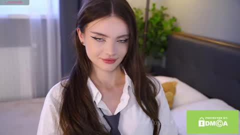 Bella I took a vacation and Ill be back on December 18th So dont lose me To keep in touch I have a TG -  you can find below online show from 6, 3, 2025