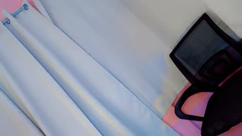 Snapshot of bellafucks1 chatting on 29, 12, 2024 Bella rowt online show from 29, 12, 2024