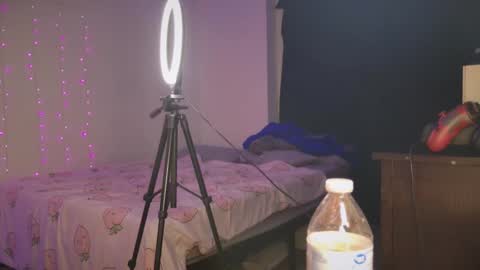 Bella Monroe online show from 15, 9, 2025