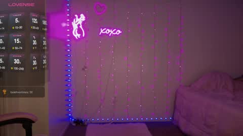 Bella Monroe online show from 19, 4, 2026