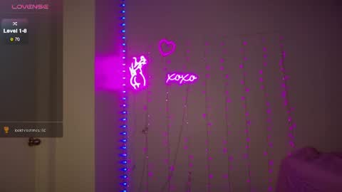 Snapshot of bellamonroee chatting on 11, 7, 2026 Bella Monroe online show from 11, 7, 2026