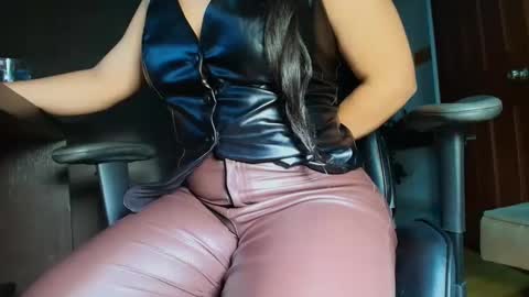 Snapshot of bellangel_ chatting on 4, 12, 2025 Camille online show from 4, 12, 2025