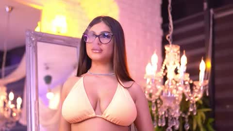 Snapshot of bellanoirre chatting on 2, 10, 2025 Bella online show from 2, 10, 2025