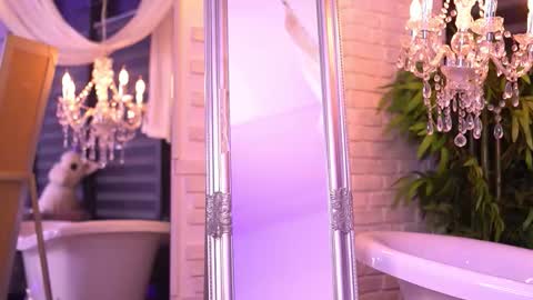 Snapshot of bellanoirre chatting on 4, 10, 2025 Bella online show from 4, 10, 2025