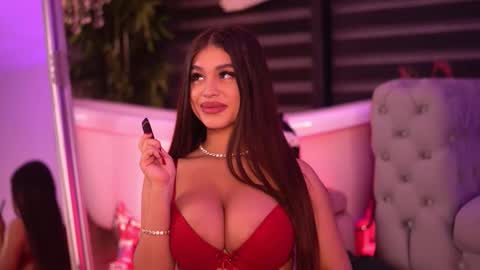 Snapshot of bellanoirre chatting on 22, 12, 2025 Bella online show from 22, 12, 2025