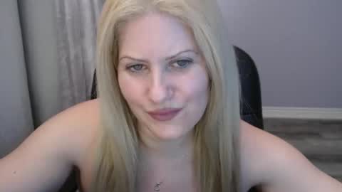 Snapshot of bellastar84 chatting on 3, 3, 2025 Starr40 online show from 3, 3, 2025