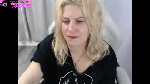 Snapshot of bellastar84 chatting on 25, 11, 2025 Starr40 online show from 25, 11, 2025