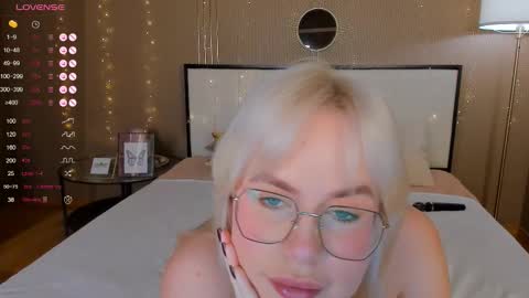 Bella online show from 25, 10, 2025