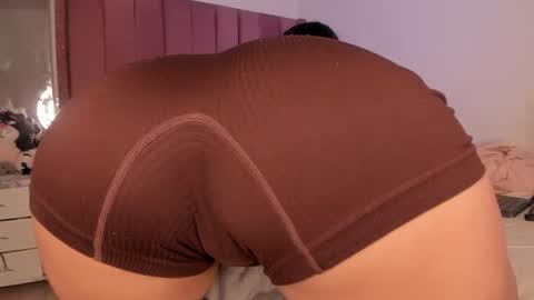 Bella online show from 25, 2, 2025