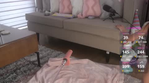 Snapshot of belle_adrienne chatting on 4, 1, 2025 Belle Adrienne  IG  online show from 4, 1, 2025