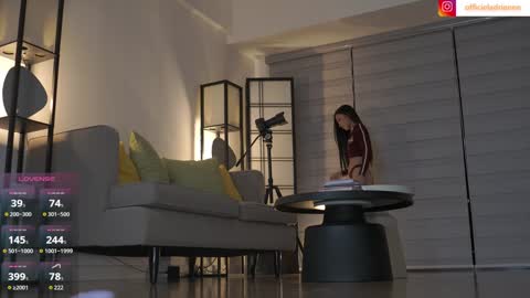 Belle Adrienne  IG  online show from 8, 2, 2026