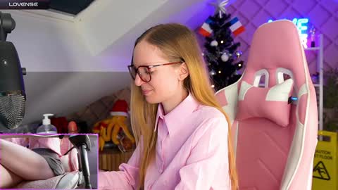 Snapshot of belle_alice chatting on 6, 12, 2024 Alice online show from 6, 12, 2024