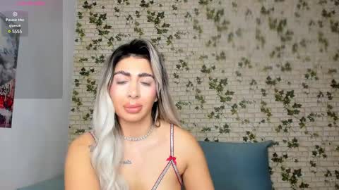 Snapshot of belle_hallle chatting on 2, 1, 2025 LucyJelly online show from 2, 1, 2025