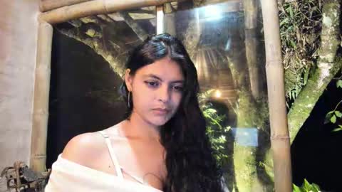 Snapshot of bellezacosmica chatting on 8, 3, 2025 bellezacosmica online show from 8, 3, 2025