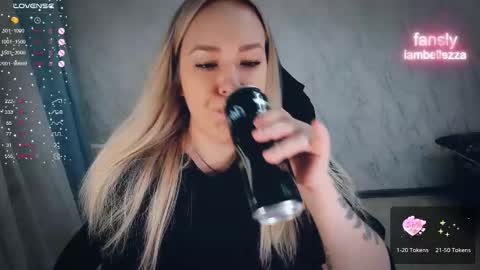 Snapshot of bellezza_ chatting on 9, 2, 2026 Your Annabelle Wolf online show from 9, 2, 2026