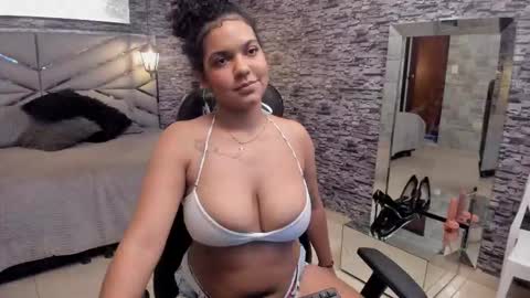 Snapshot of bellybigboobs chatting on 20, 11, 2025 Belly online show from 20, 11, 2025