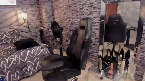 Snapshot of bellybigboobs chatting on 18, 12, 2025 Belly online show from 18, 12, 2025