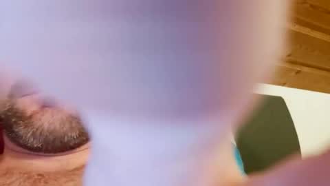 Snapshot of ben00189 chatting on 12, 9, 2025 ben00189 online show from 12, 9, 2025