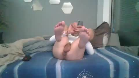 Snapshot of benbare13 chatting on 5, 2, 2025 benbare13 online show from 5, 2, 2025