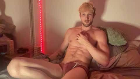 bendoverxo online show from 22, 2, 2026