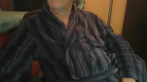 Snapshot of bendrinkin chatting on 15, 12, 2025 bendrinkin online show from 15, 12, 2025