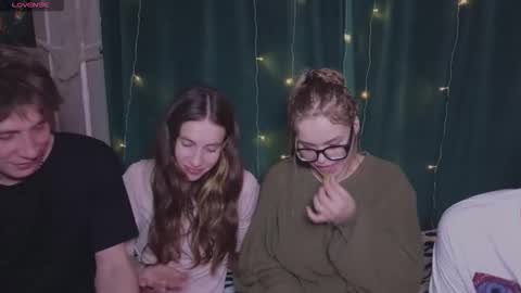 Snapshot of benevolently chatting on 3, 2, 2026 KENDALL NATHAN online show from 3, 2, 2026