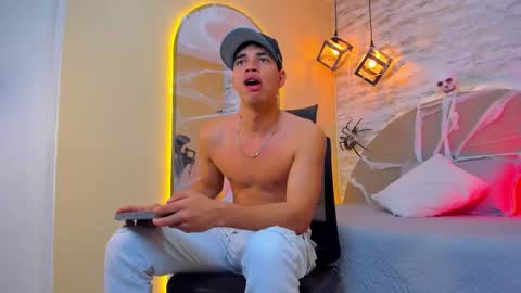 Snapshot of benjamin_more chatting on 20, 10, 2025 BENJAMIN online show from 20, 10, 2025