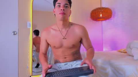 Snapshot of benjamin_more chatting on 19, 6, 2026 BENJAMIN online show from 19, 6, 2026