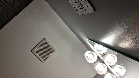 Snapshot of bennyc04041987 chatting on 22, 10, 2025 BennyC online show from 22, 10, 2025