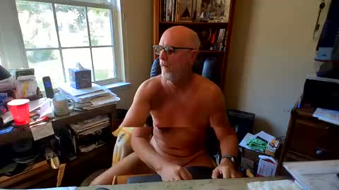 Snapshot of benstrokinit2 chatting on 11, 10, 2025 benstrokinit2 online show from 11, 10, 2025