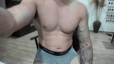 Snapshot of benthebodybuilder chatting on 31, 12, 2024 Ben Braxton online show from 31, 12, 2024