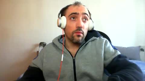 Snapshot of bentish chatting on 18, 2, 2025 bentish online show from 18, 2, 2025
