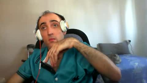 Snapshot of bentish chatting on 6, 10, 2025 bentish online show from 6, 10, 2025