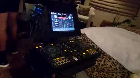 Snapshot of bentpilot chatting on 24, 11, 2025 bentpilot online show from 24, 11, 2025