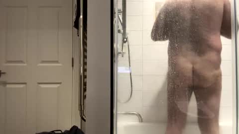 Snapshot of benz10001 chatting on 1, 2, 2025 benz10001 online show from 1, 2, 2025