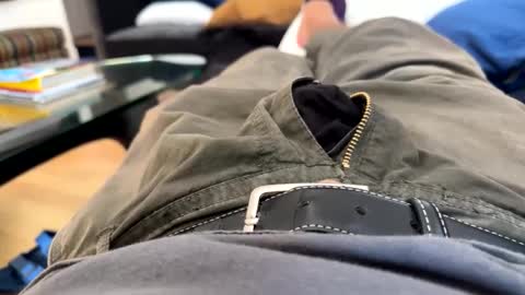 Snapshot of benz10001 chatting on 4, 10, 2025 benz10001 online show from 4, 10, 2025