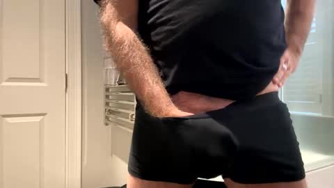 Snapshot of benz10001 chatting on 16, 11, 2025 benz10001 online show from 16, 11, 2025