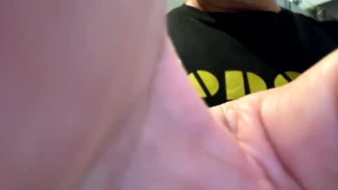 Snapshot of benz10001 chatting on 17, 11, 2025 benz10001 online show from 17, 11, 2025