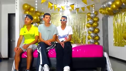 Snapshot of benz_boys chatting on 19, 1, 2025 benz boys online show from 19, 1, 2025