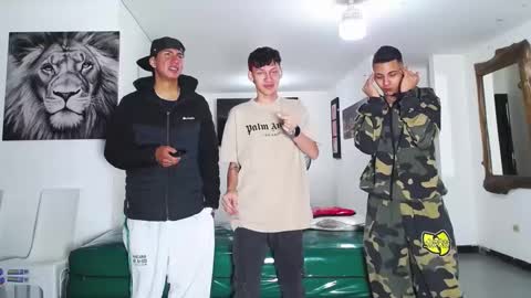 Snapshot of benz_boys chatting on 28, 9, 2025 benz boys online show from 28, 9, 2025