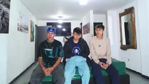 Snapshot of benz_boys chatting on 18, 10, 2025 benz boys online show from 18, 10, 2025