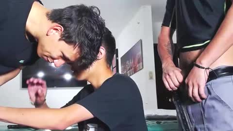 Snapshot of benz_boys chatting on 19, 10, 2025 benz boys online show from 19, 10, 2025