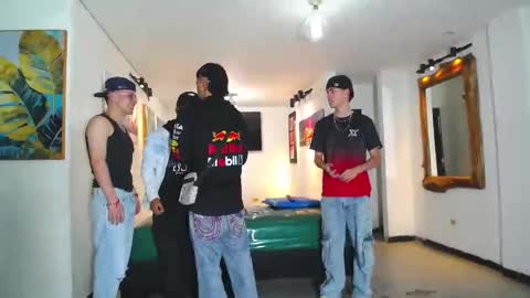 Snapshot of benz_boys chatting on 15, 11, 2025 benz boys online show from 15, 11, 2025