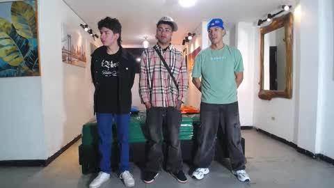 Snapshot of benz_boys chatting on 21, 11, 2025 benz boys online show from 21, 11, 2025