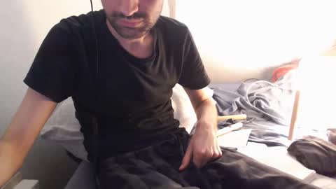 berceuse111 online show from 8, 4, 2026