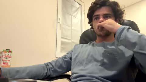 Snapshot of berltex chatting on 8, 11, 2025 Berltex online show from 8, 11, 2025