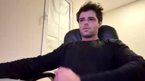 Snapshot of berltex chatting on 4, 12, 2025 Berltex online show from 4, 12, 2025