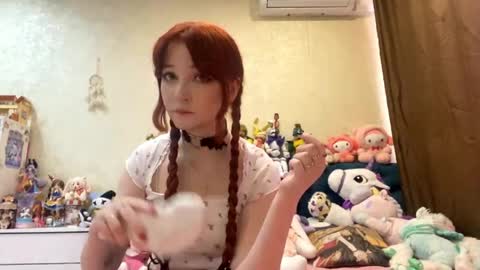 Eva  online show from 7, 4, 2026