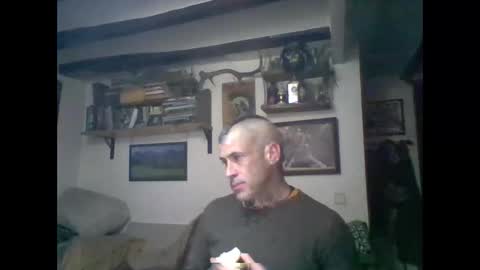 Snapshot of bernichaoss77 chatting on 31, 12, 2024 bernichaoss77 online show from 31, 12, 2024